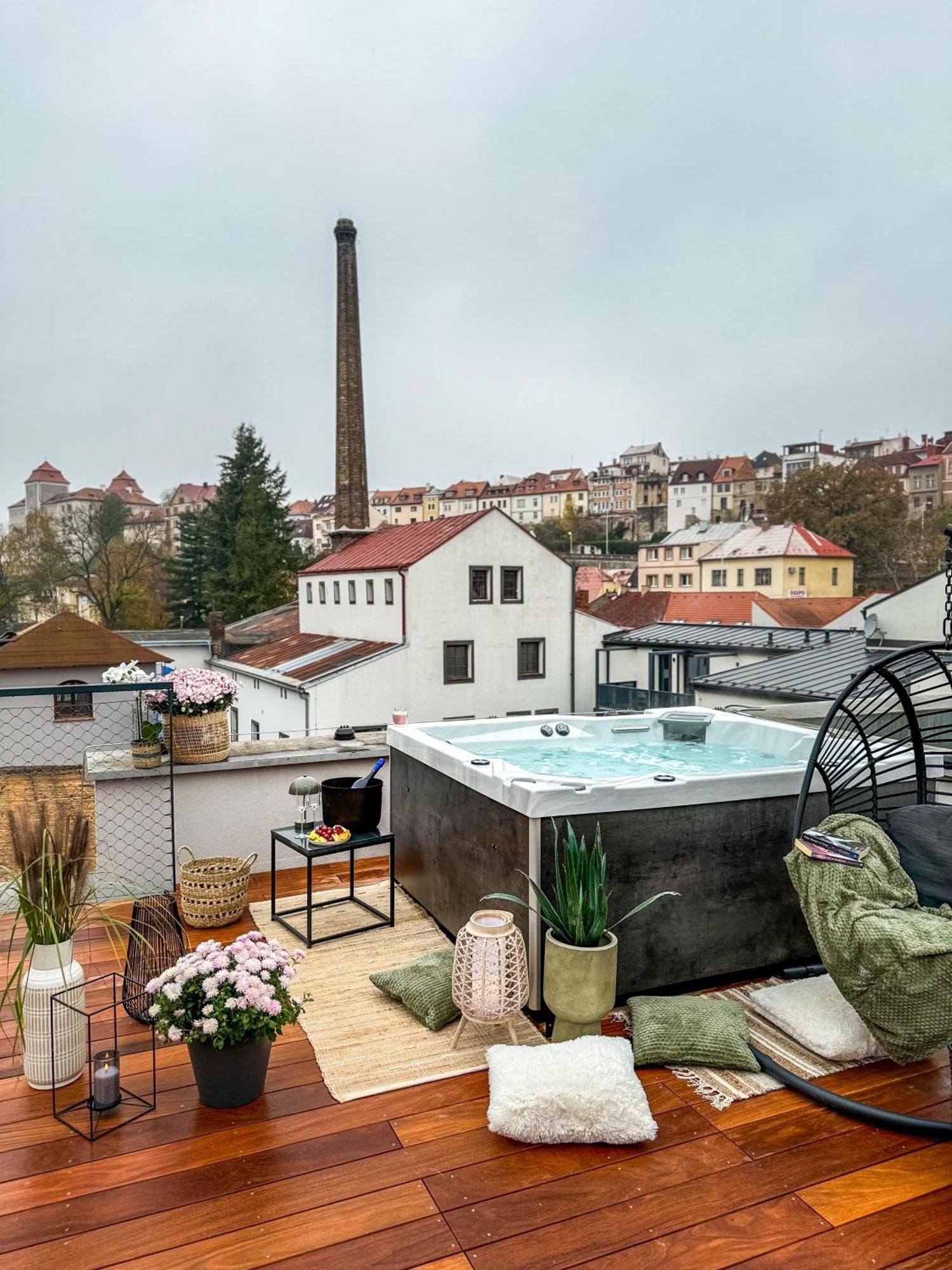 Aparthotel Na Klenici Mlada Boleslav Ngoại thất bức ảnh